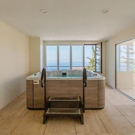 Klaus Furnished Studio *